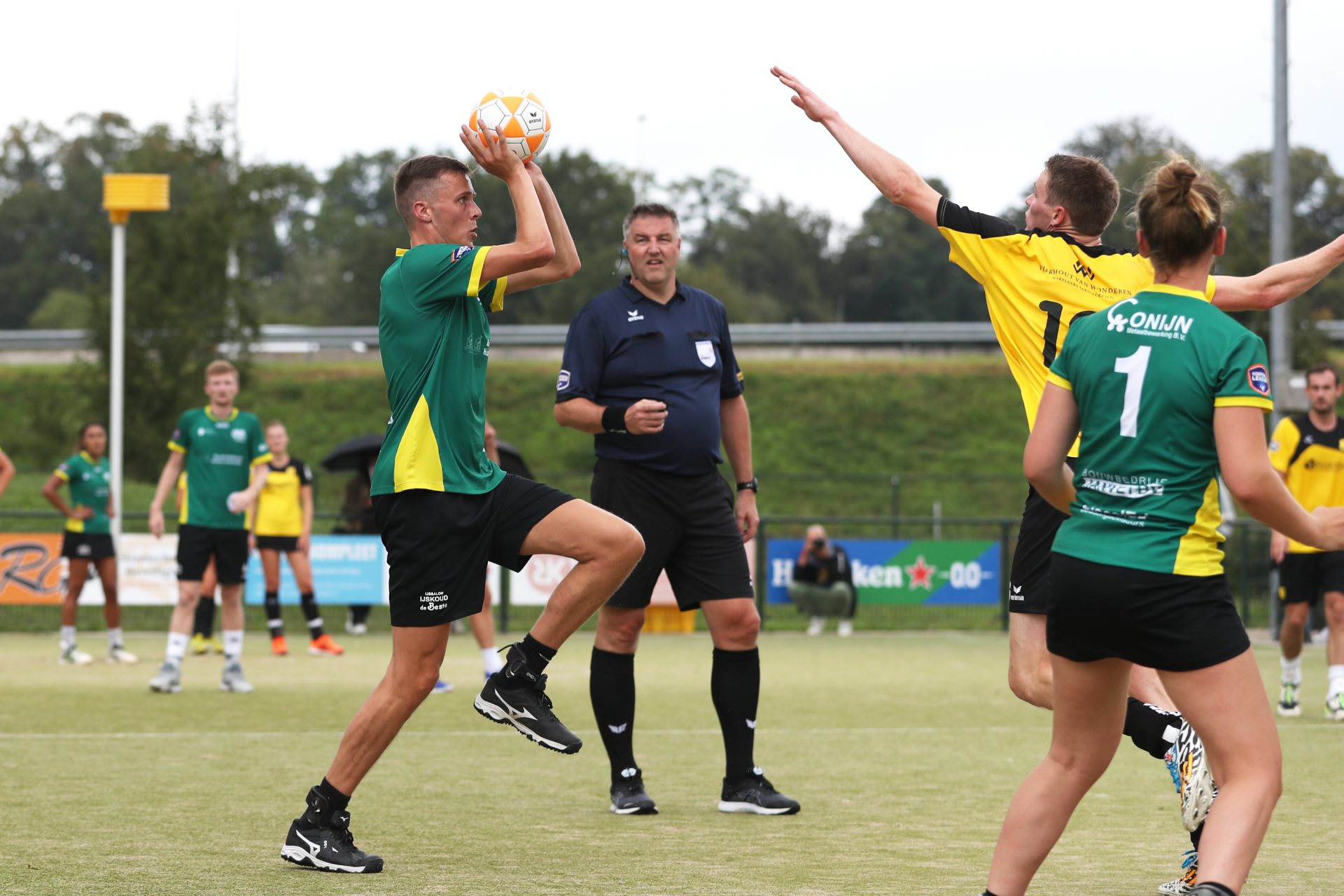 Hoofdklasse: Groen-Geel en Wageningen pakken punten
