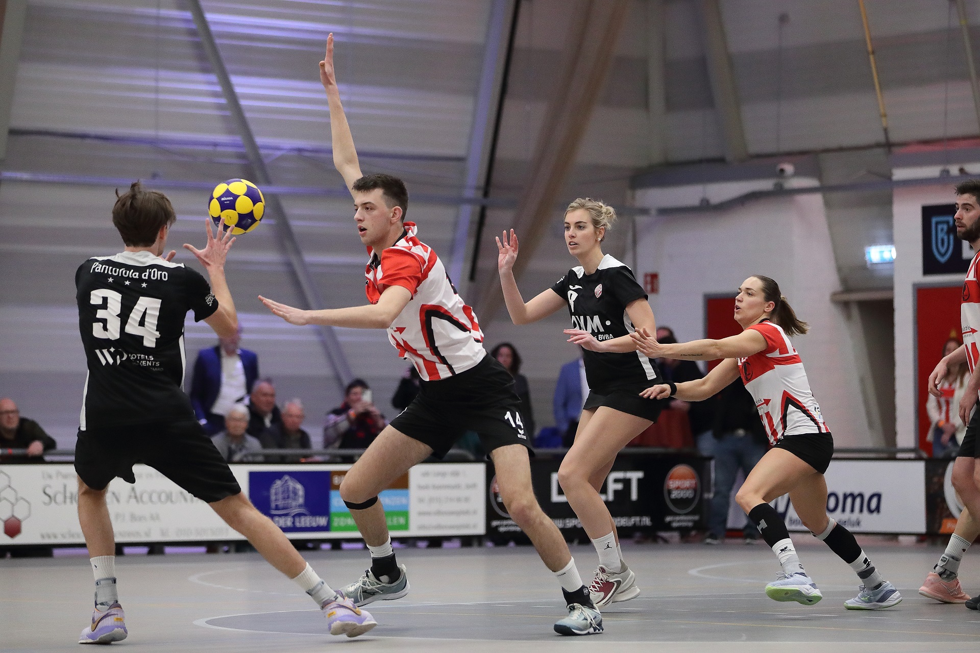 Nederlandse ploegen te sterk voor Belgische top in halve finales Korfball Champions League