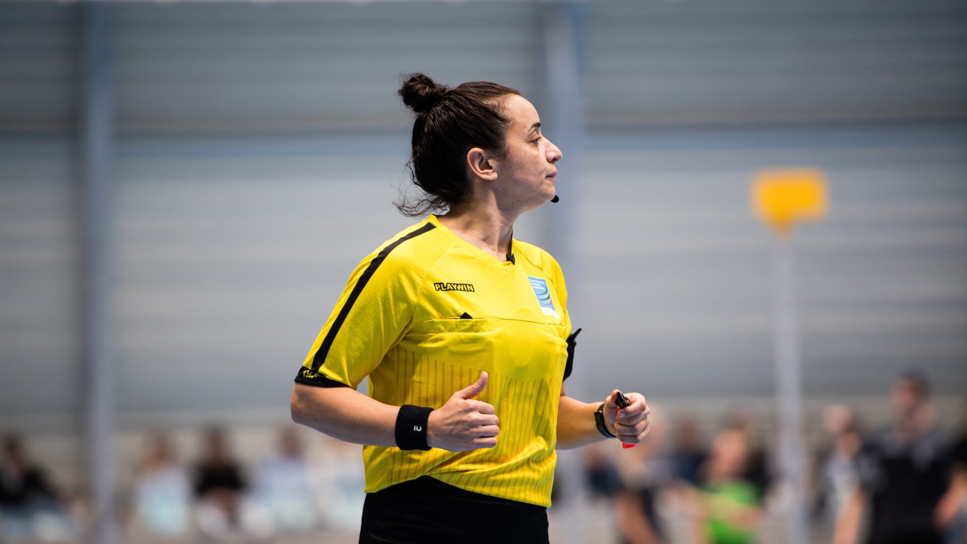De Catalaanse Olga en de Turkse Hilal fluiten op de Korfbal Challenge: ‘Een droom om hier te mogen staan’